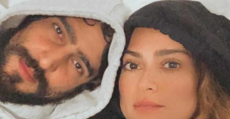 Thaila Ayala comemora nove meses de casamento com Renato Góes: ”Grudadinhos”