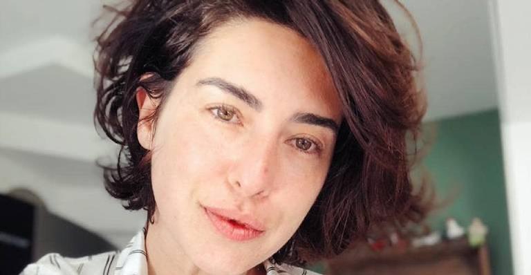 Em momento ousado, Fernanda Paes Leme posa de calcinha e sutiã e deixa fãs babando