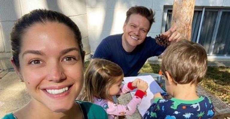 Thais Fersoza improvisa brincadeira de infância e se surpreende com alegria dos filhos