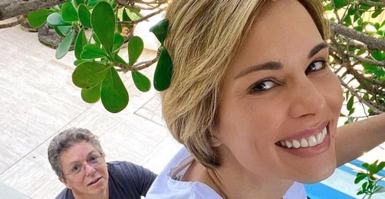 Ana Furtado conserta aquecedor de sua casa e brinca com Boninho: “Talentos descobertos na pandemia”