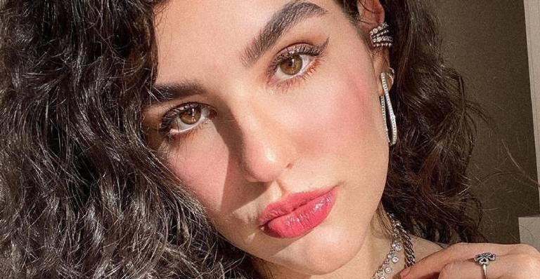 Kéfera Buchmann diz ter ‘pé atrás’ com homens que levantam muito bandeira do feminismo
