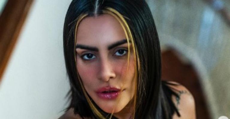 Cleo Pires esbanja beleza e sensualidade ao surgir com decotão em clique: “Beleza inexplicável”