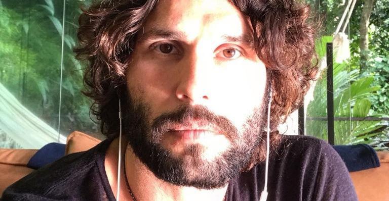 Dudu Avezedo surge em momento descontraído com o filho caçula: “Melhor chameguinho”