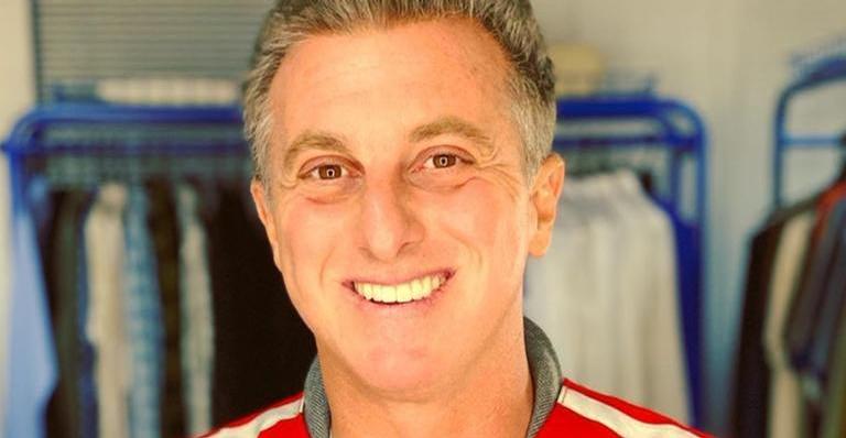 Luciano Huck mostra que primogênito ultrapassou sua altura em apenas cinco meses