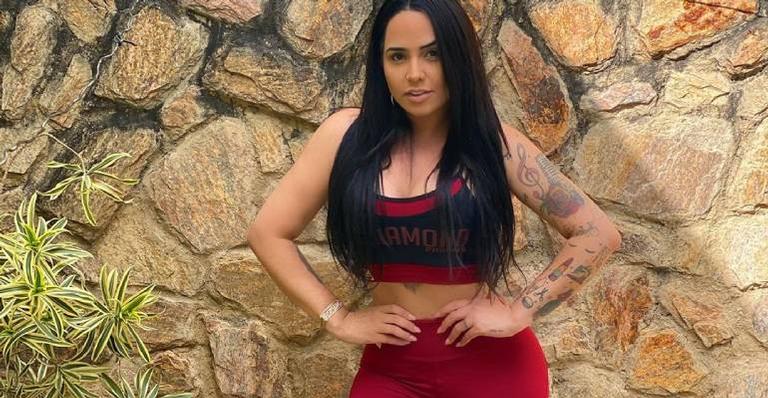 Perlla ostenta bumbum gigante durante treino em academia: ”Gata demais”