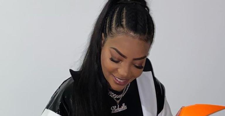 Ludmilla ostenta novo tênis grifado avaliado em R$10 mil: ”Primeiro e único no Brasil”