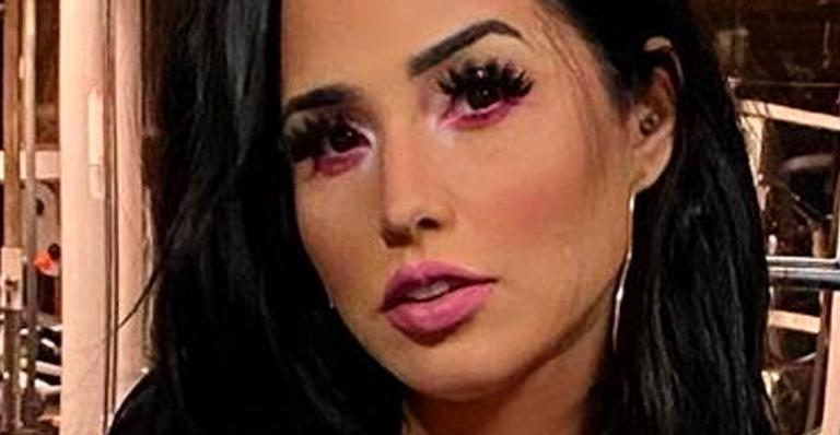 Perlla mostra frente e verso de roupa colada na academia e bumbum agrada: “Muito grande esse pacote”