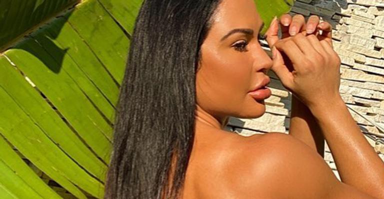 Até tu? Gracyanne exibe bumbum poderoso e confessa ‘truque’ ao tirar foto
