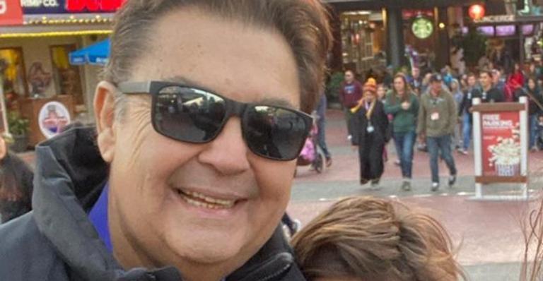 Filho de Faustão surge bem mais magro após bariátrica e coleciona elogios na web