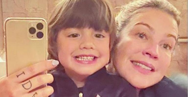 De longe, Luana Piovani registra filha rezando e comove: “Cuida de todo mundo”