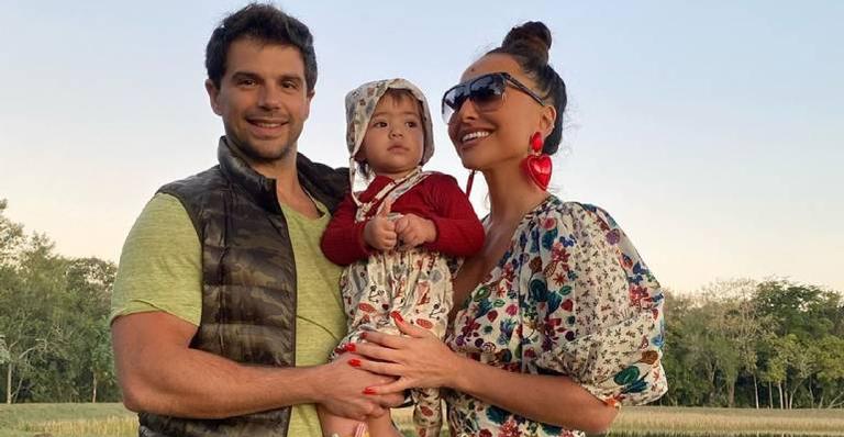 Papai Coruja! Duda Nagle faz uma verdadeira bagunça com a filha, Zoe Sato