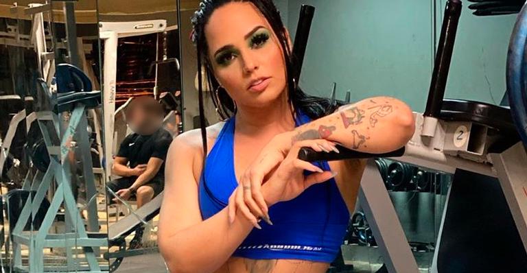 Perlla causa ao ostentar corpão com roupa colada de academia: “Que mulherão”
