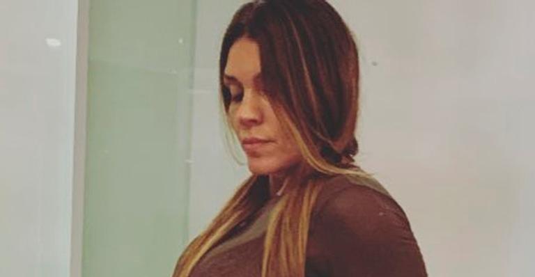 Simony posa com calça colada e bumbum se destaca: “Tapa na cara das recalcadas”