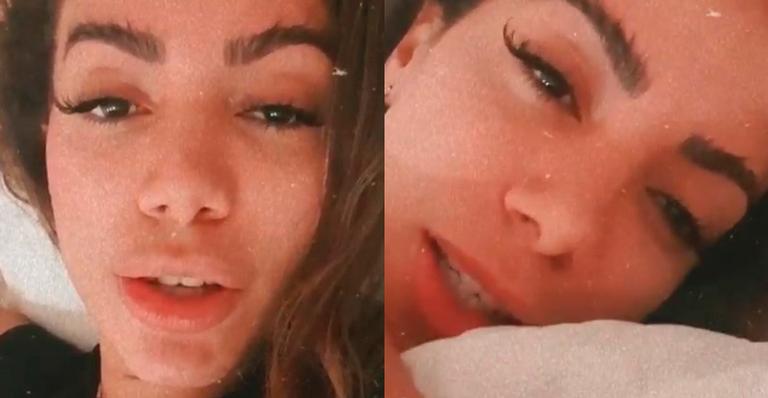 Anitta levanta pijama e coloca bumbum para tremer na madrugada: “Que saudade de rebolar muito”