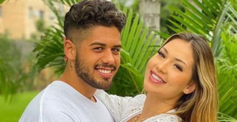 Dias após assumirem namoro, Zé Felipe e namorada gata fazem primeiras tatuagens juntos