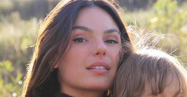 Fofura! Isis Valverde curte passeio matinal com Rael e encanta fãs: “Energia boa”