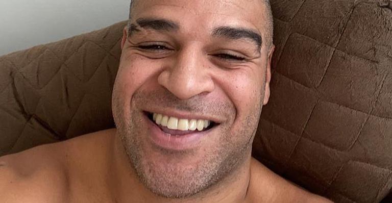 Adriano Imperador mostra clique raro com a filha e semelhança chama atenção: “Xerox”
