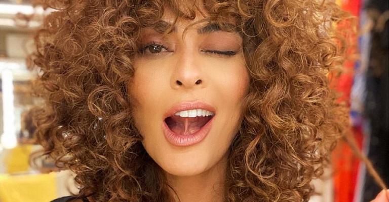 Juliana Paes celebra muito o retorno da personagem em ‘A Força do Querer’: ”Bibi está de volta!”