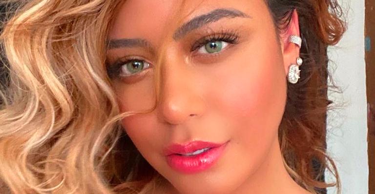 Irmã gata de Neymar, Rafaella Santos surge decotada e quase mostra demais