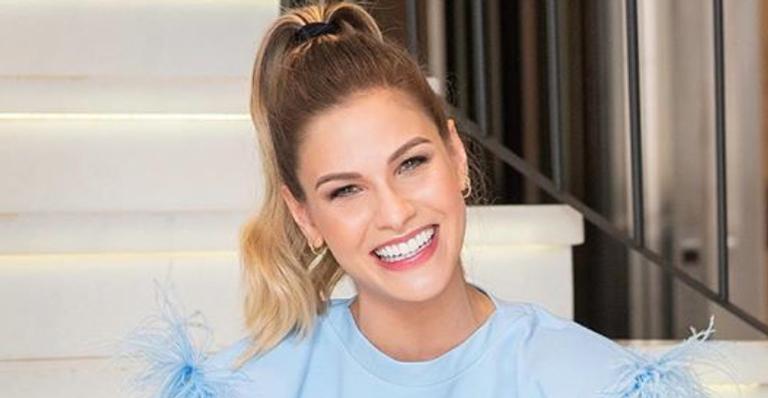 Andressa Suita flagra o filho caçula colhendo flores no jardim: “Acordei com flores”