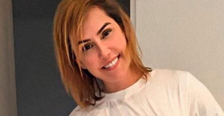 Deborah Secco encanta ao surgir combinando pijama com a filha, Maria Flor: “Lindas demais”