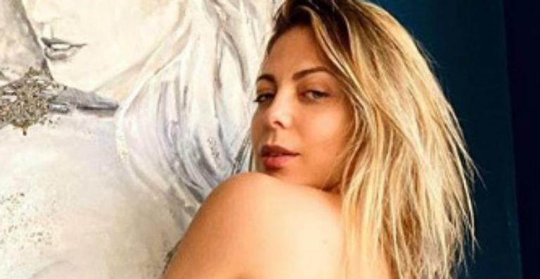 De biquíni, Sheila Mello empina o bumbum e impressiona: “Um espetáculo”