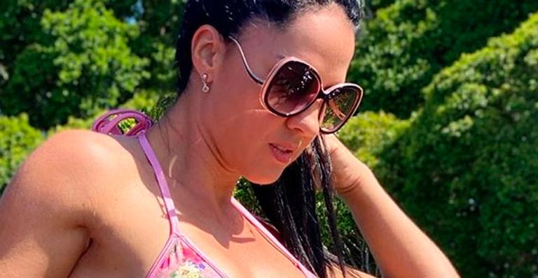 Graciele Lacerda eleva temperatura com biquíni atoladinho e agrada: “Corpo mais lindo”