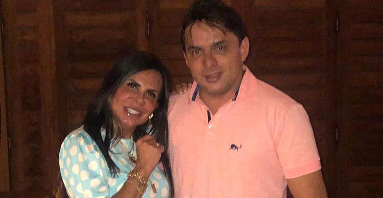 Na cama, Gretchen surge coladinha com noivo em clique íntimo: “Nossos momentos”