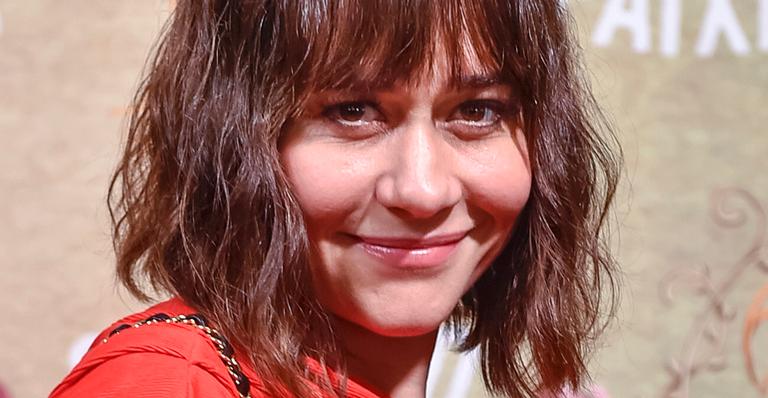 Aos 49 anos, Alessandra Negrini surge sem filtros e retoques e beleza natural agrada: “Maravilhosa”
