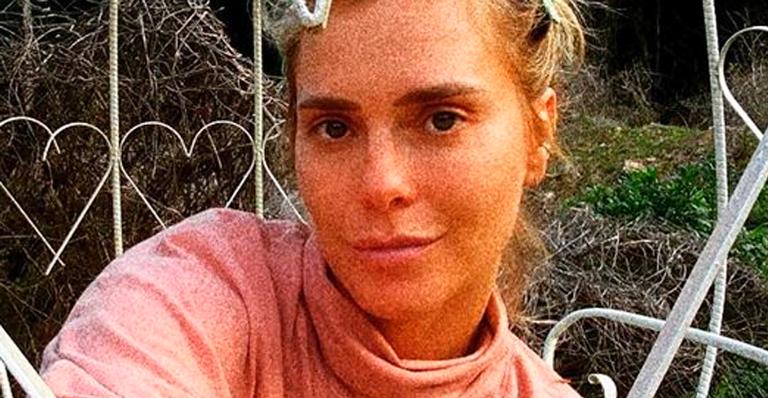 Carolina Dieckmann encontra objeto bizarro e se surpreende: “Só falta a fada madrinha”