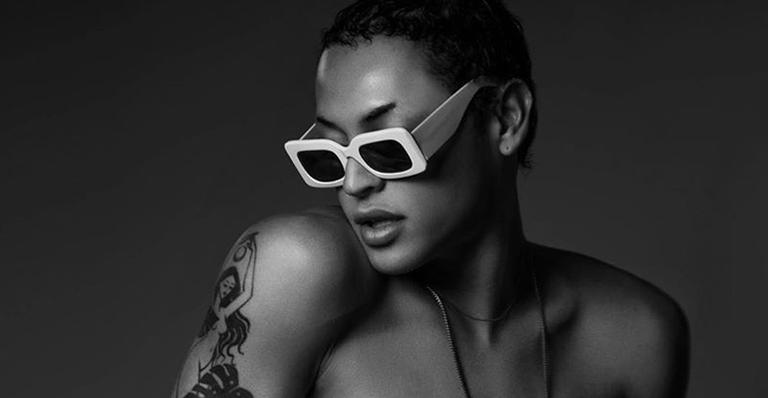 Desmontada, Pabllo Vittar abaixa a cueca e quase mostra demais: “Gostoso”