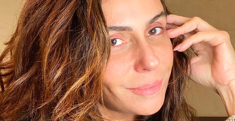 Giovanna Antonelli surge bem acompanhada no quintal em momento à vontade: “Amor da minha vida”