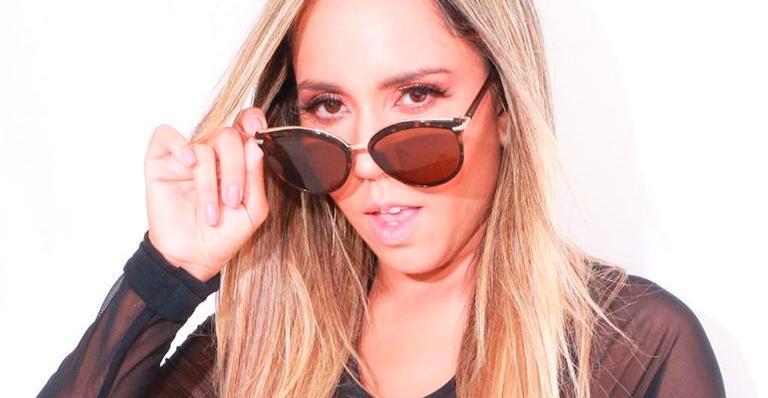 Mulher Melão mostra tudo com roupa transparente em fotos só para maiores: “O suco deve ser uma delícia”