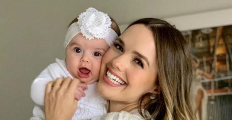 Thaeme Mariôto se diverte ao dividir cliques da filha fazendo caras e bocas: “Uma verdadeira fábrica de memes”