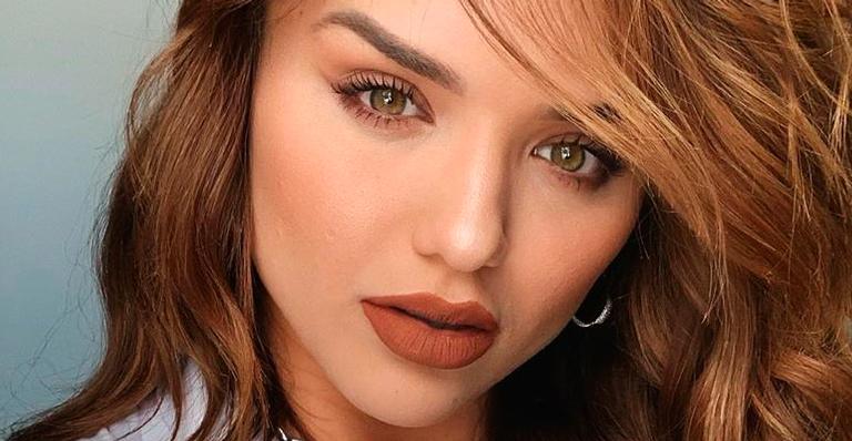 Ex-BBB Rafa Kalimann surge deslumbrante com decote até o umbigo: “Excesso de beleza detectado”