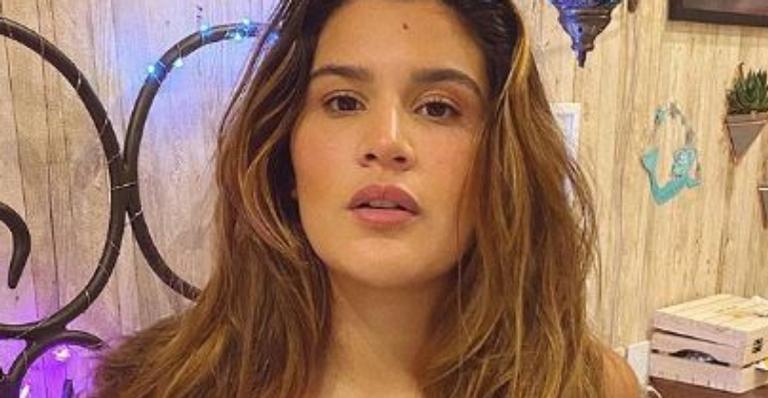 Giulia Costa se aventura pintando próprios fios e impressiona com resultado: ”Cabelo novo”