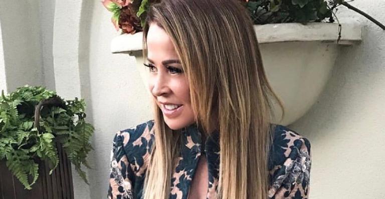 Uau! Zilu Camargo arrasa em vestido curtinho e ostenta pernões musculosos aos 62 anos