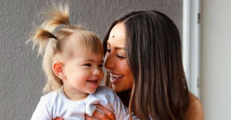 Sabrina Sato divide cliques de Zoe fazendo caras e bocas e abala as estruturas da web: “Eu não aguento! Para tudo”
