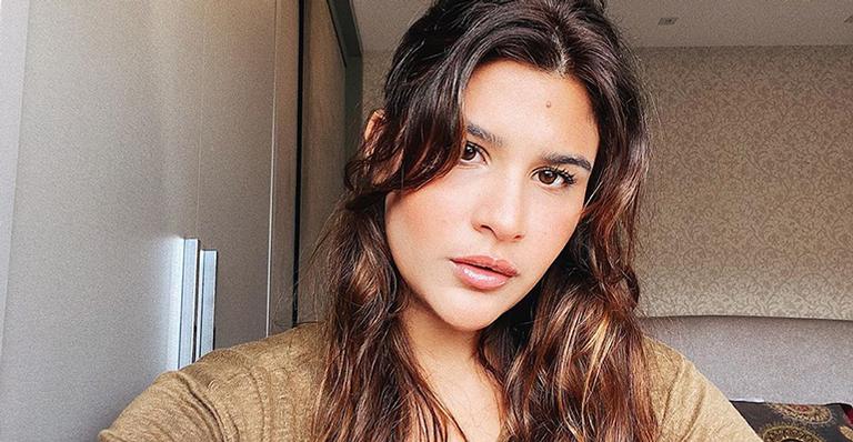 Filha de Flávia Alessandra encanta a web ao posar com avó: “Cheia de saudade”