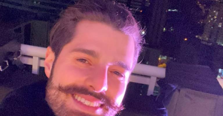 Filho de Alok faz primeira aula de natação e mamãe coruja se derrete: ”Não acredito”