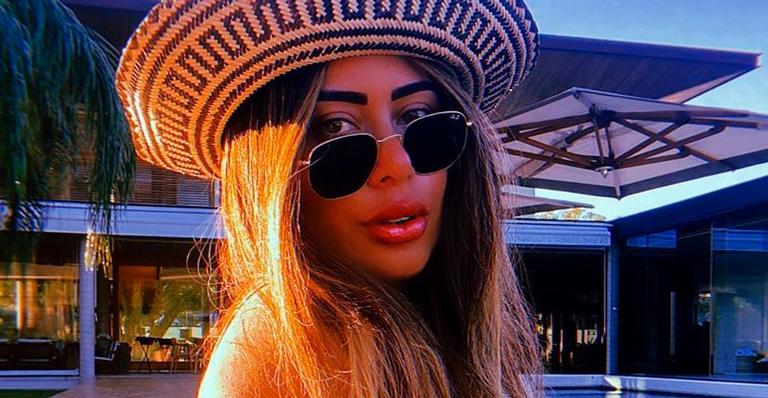 Irmã gata de Neymar, Rafaella Santos deixa tatuagem estratégica na virilha aparecer