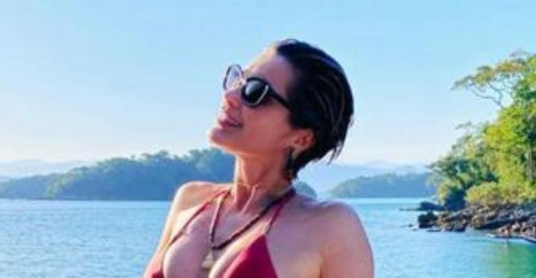 Flávia Alessandra deixa críticos calados ao exibir corpo sem defeitos aos 46 anos