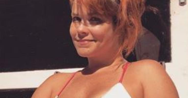 Samara Felippo assume visual grisalho e desabafa sobre aceitação: ”Me sinto linda”