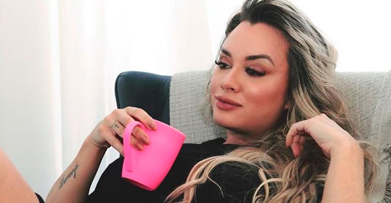Juju Salimeni aposta em vestido curtíssimo e ostenta pernões musculosos: “Maravilhosa por dentro e por fora”