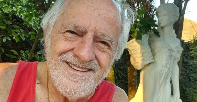 Ary Fontoura faz churrasco em casa para levantar astral: ”Estava meio pra baixo”