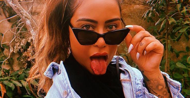 Irmã gata de Neymar Jr, Rafaella Santos deixa pernões musculosos à mostra de shortinho