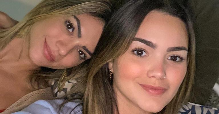 Avó? Suzanna Freitas choca web ao posar com mãe de Kelly Key: “Parece sua irmã”