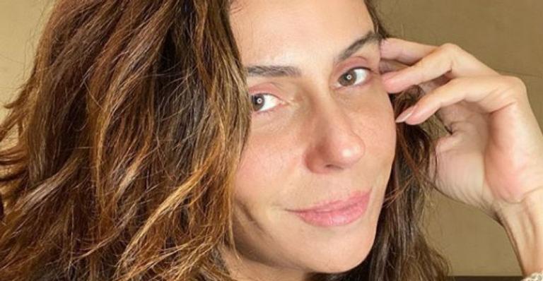 Giovanna Antonelli abre a camisa e posa deslumbrante em clique: “Como pode ser tão linda”