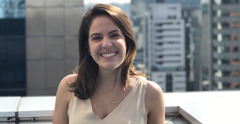 “Sou muito intensa, curiosa e achei que o jornalismo fosse a minha paixão”, admite Sophia Maia