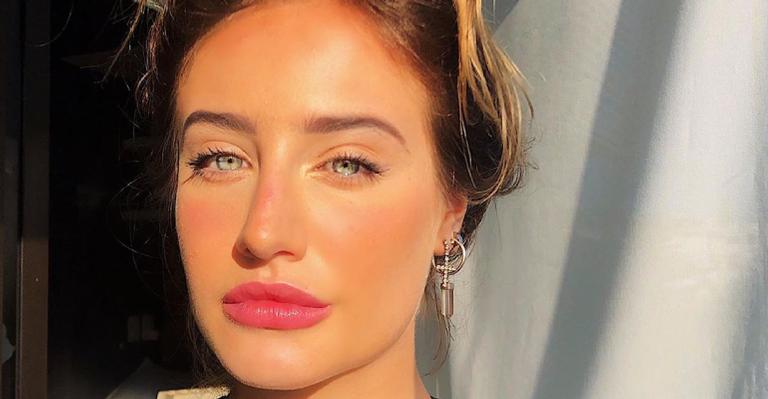 Bruna Griphao eleva temperatura ao surgir em clique de biquíni: ”Gata”